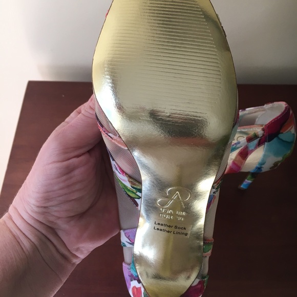 Adrianna Pappell Watercolor Pumps - Picture 5 of 5